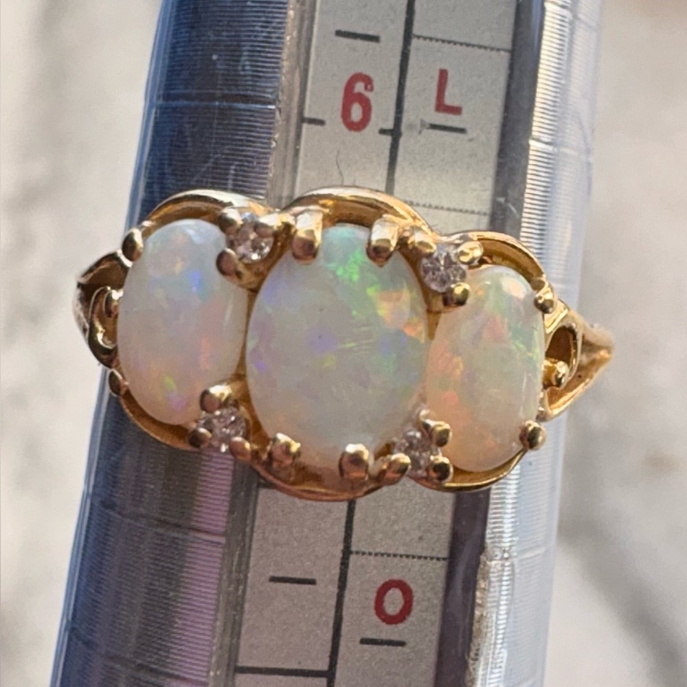 14k gold opal 4 diamonds inscription tested authentic size 7 Ring